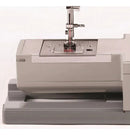 Máquina de costura reta Singer Facilita Pro 4423 portátil