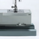 Máquina de costura reta Singer Facilita Pro 4423 portátil